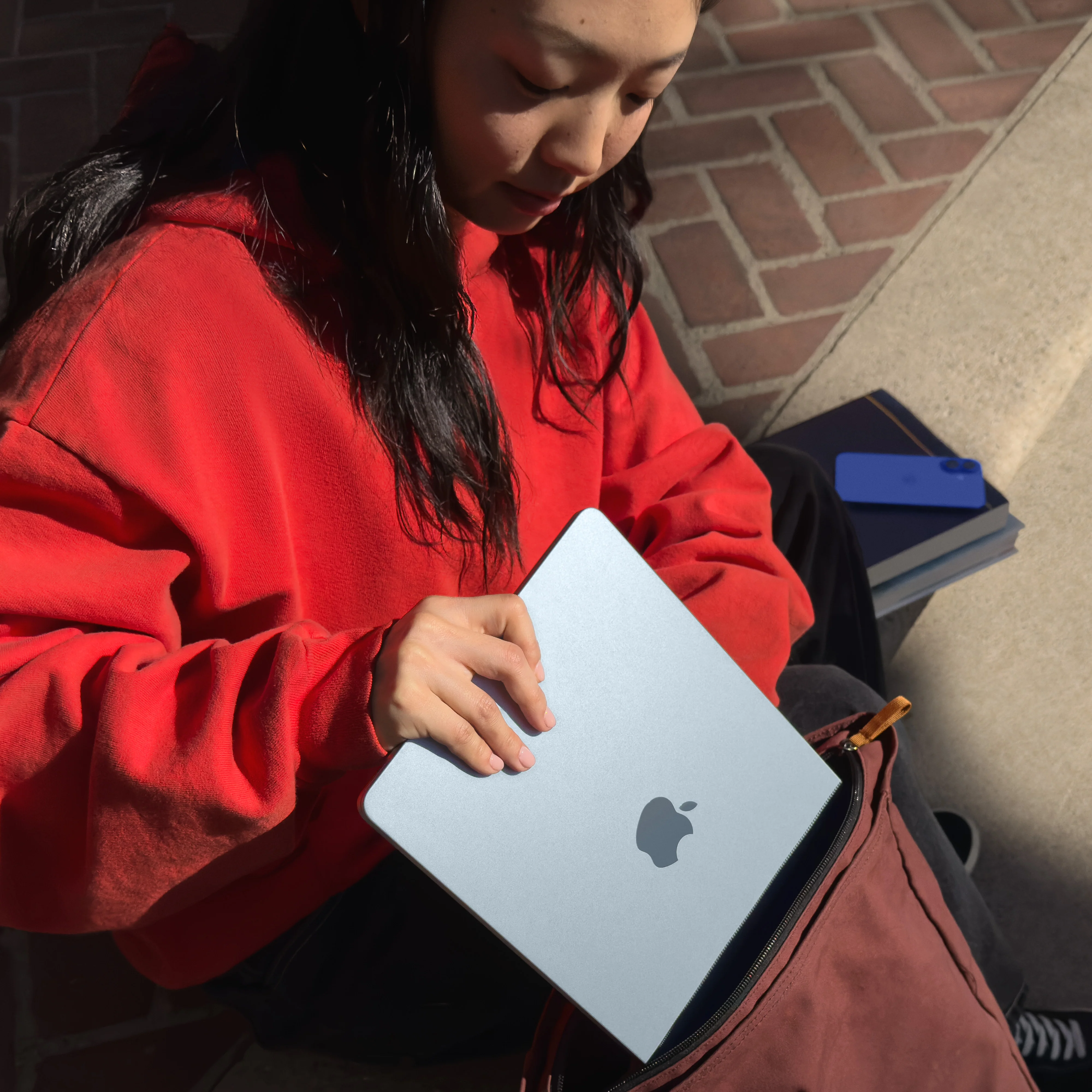 13-inch MacBook Air: Apple M4 chip with 10-core CPU and 10-core GPU, 512GB SSD - Starlight - Image 8
